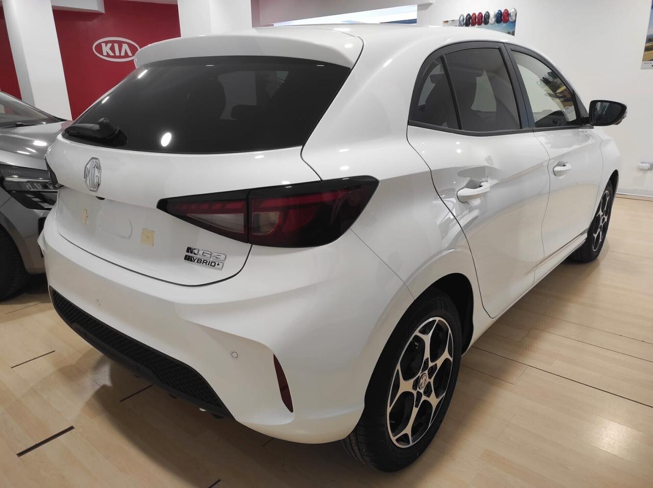 MG 3 1.500 STANDARD 115 CV GARANZIA 7 ANNI