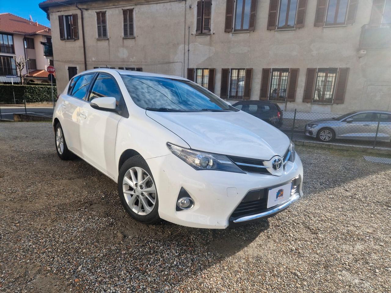 Toyota Auris 1.4 D-4D Lounge