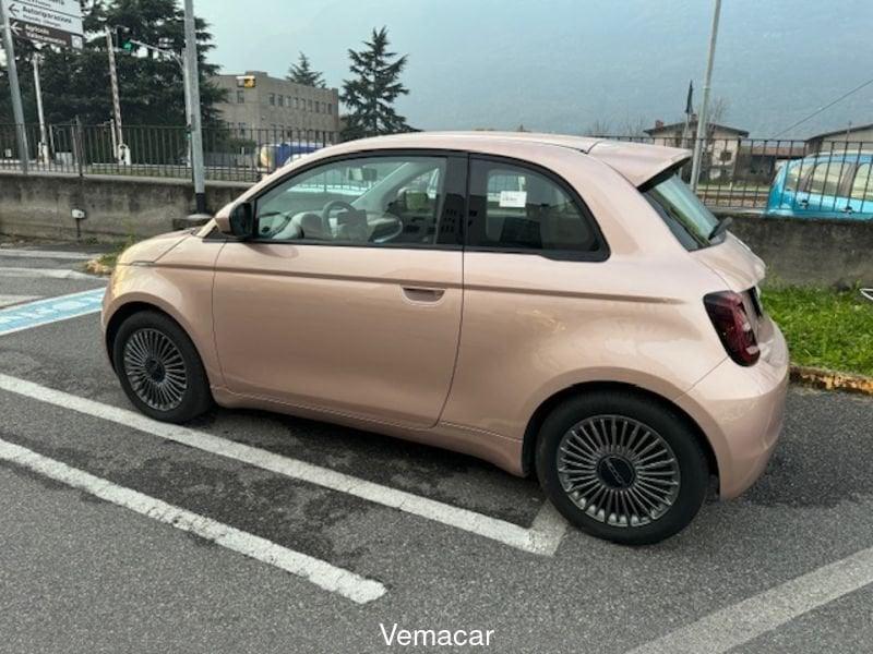 FIAT 500 Icon 320Km, NAVI 10.25", C.L 16, Cruise/Lim, diurne Led, lane assist