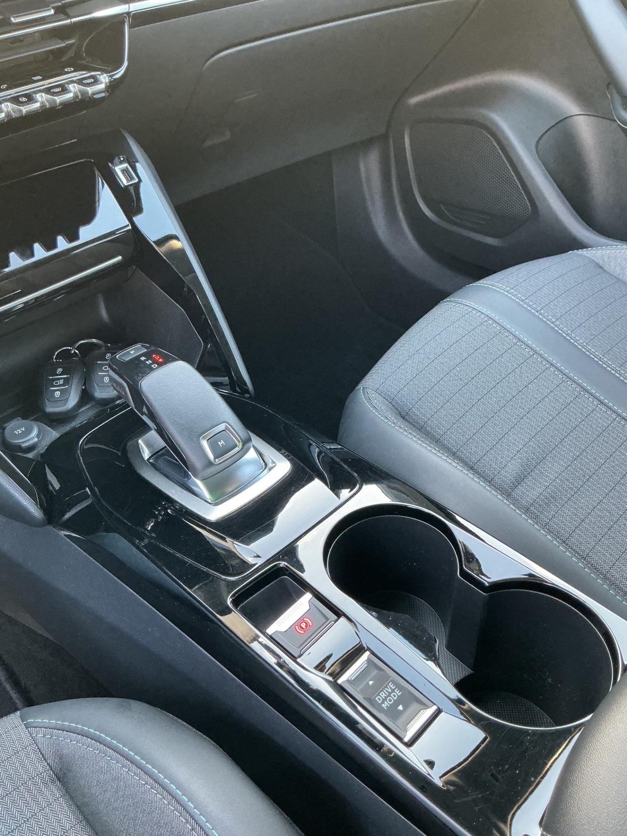 Peugeot 2008 ALLURE AUTOMATICA