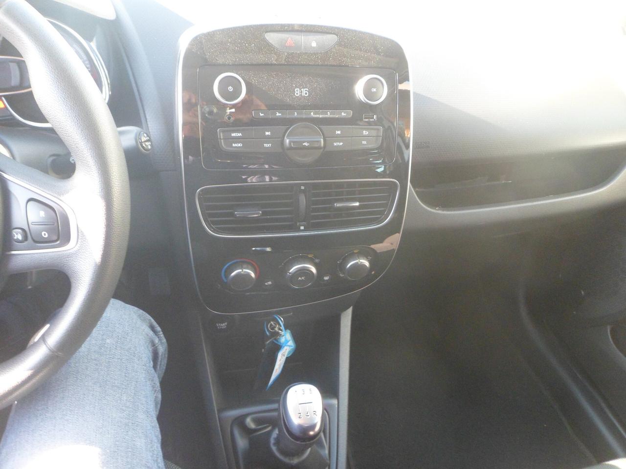 Renault Clio van