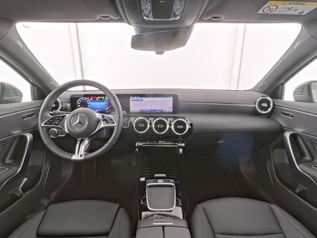 MERCEDES-BENZ A 180 Automatic Progressive Advanced