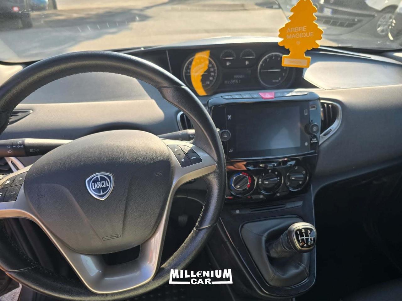 LANCIA YPSILON GOLD HYBRID 2022