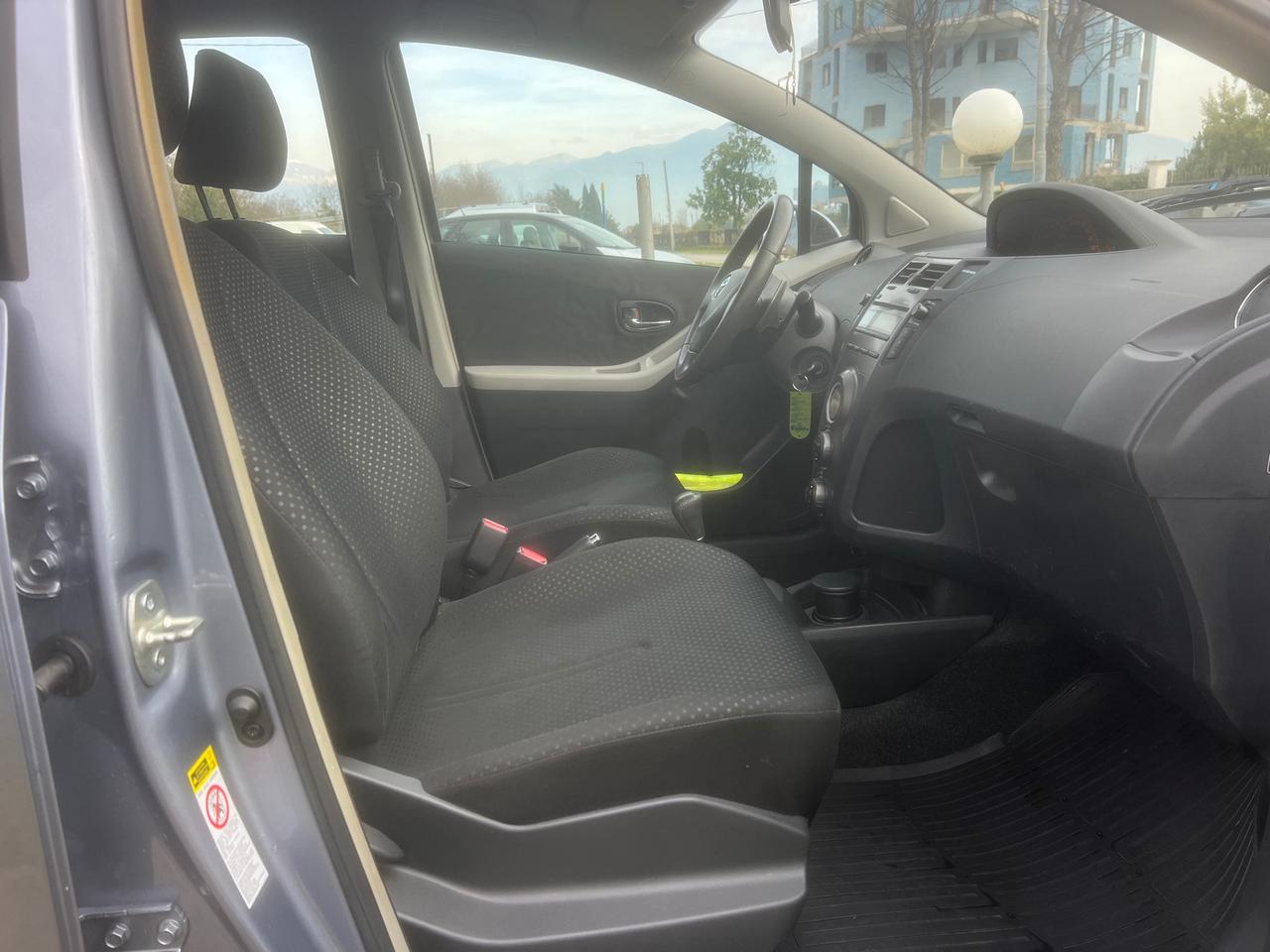 Toyota Yaris 1.4D-4D 90CV AUTOMATICA-2010"UNIPRO"