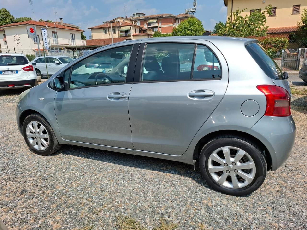 Toyota Yaris 1.0 5 porte