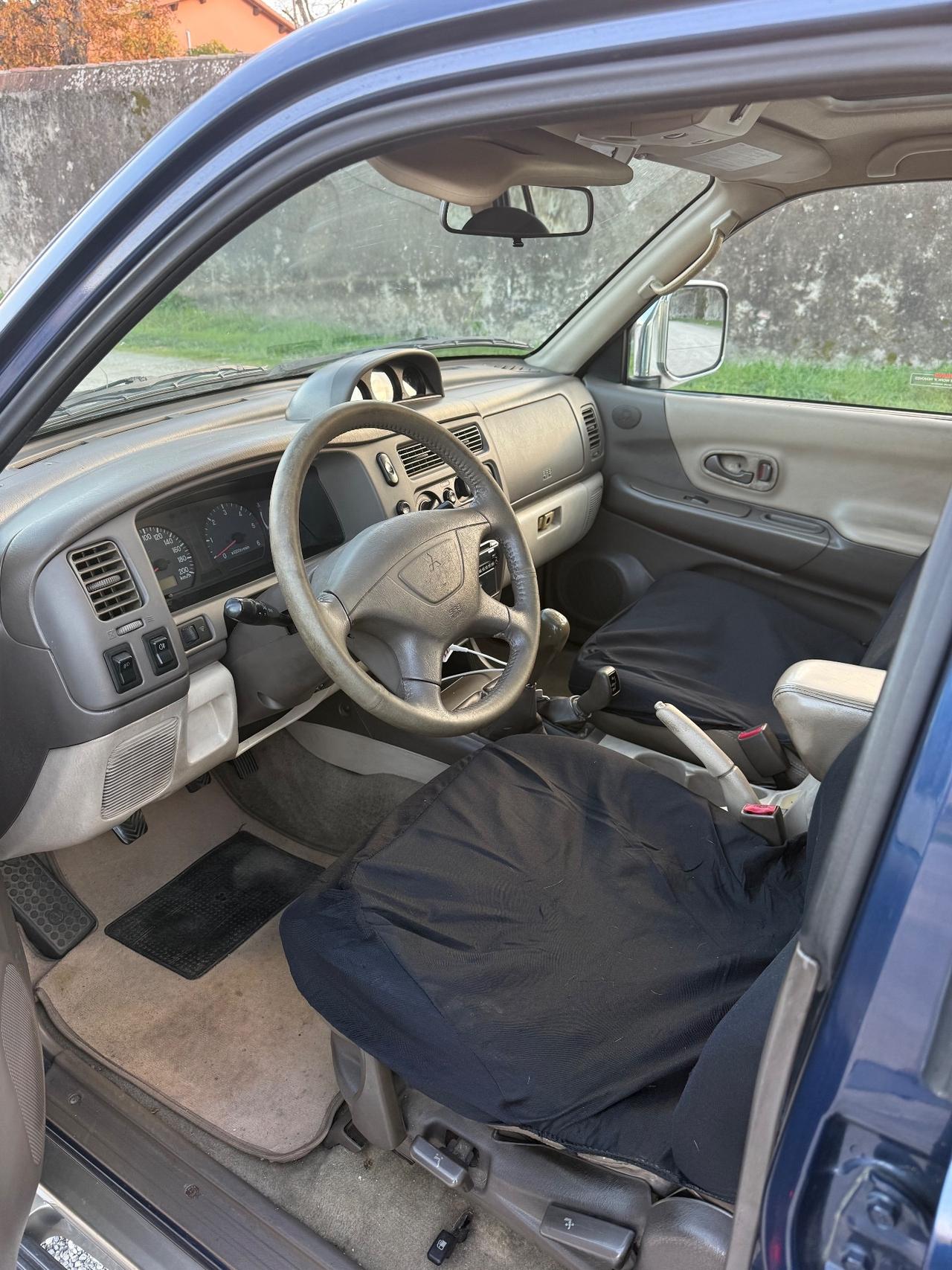 Mitsubishi Pajero Sport 2.5 TDI GLS Target