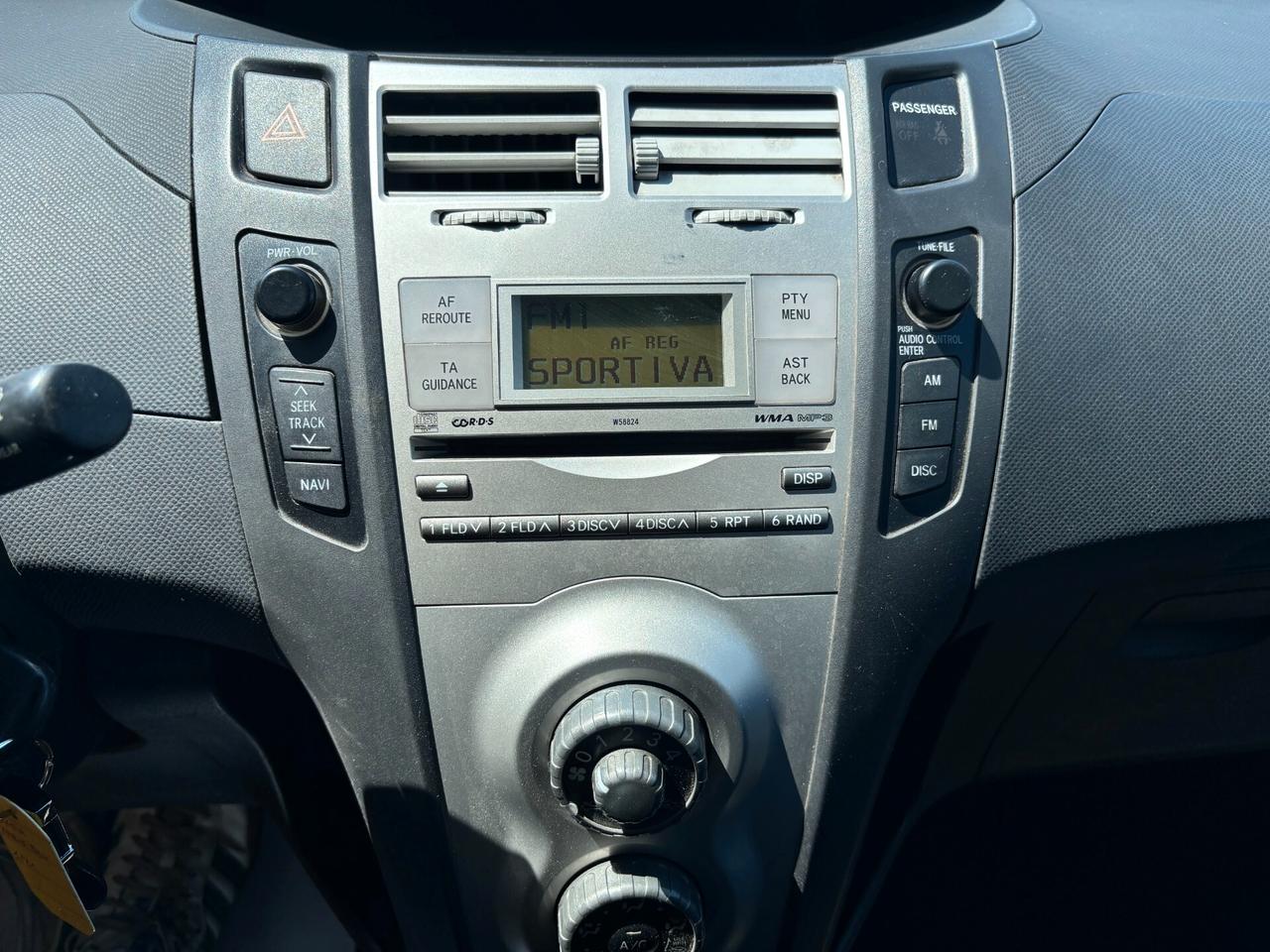 Toyota Yaris 1.0 5 porte Sol