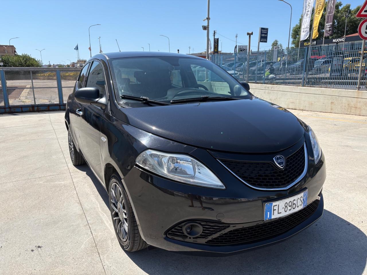 Lancia Ypsilon 1.2 69 CV 5 porte GPL Ecochic Silver