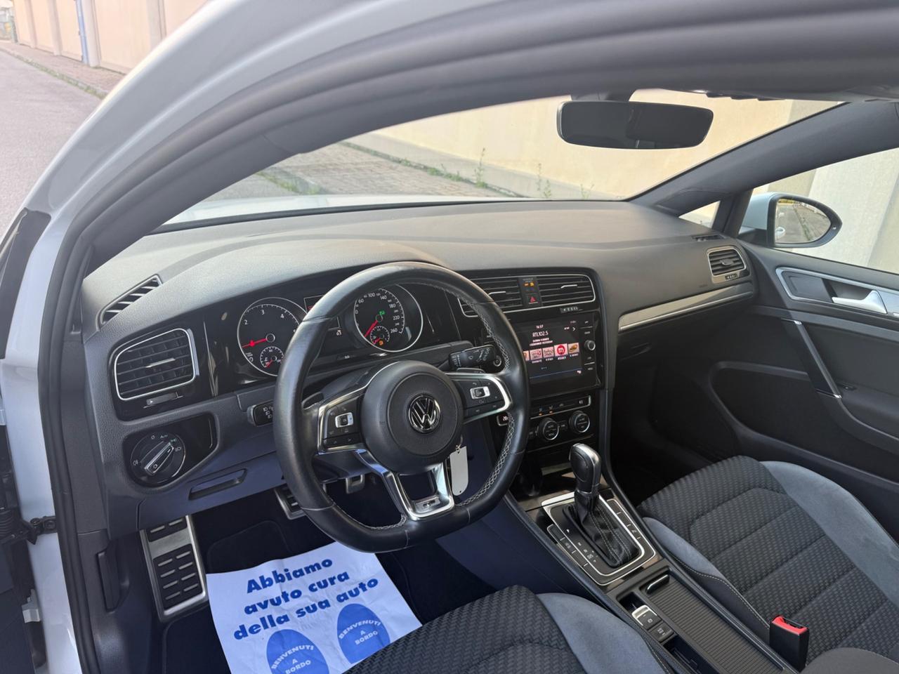 Volkswagen Golf 2.0 TDI DSG 5p. R-Line