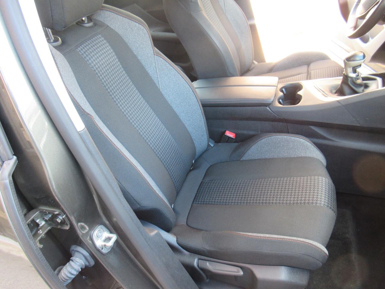 Peugeot 3008 BlueHDi 130 S&S Business