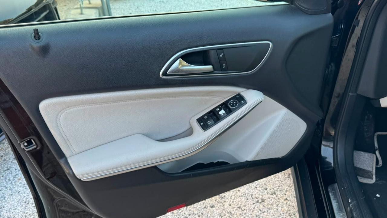 Mercedes-benz GLA 180 Premium