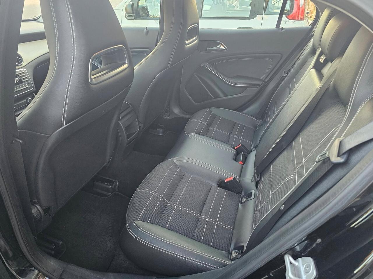 MERCEDES GLA 200CDI 136CV SPORT PREMIUM AUTOMATIK