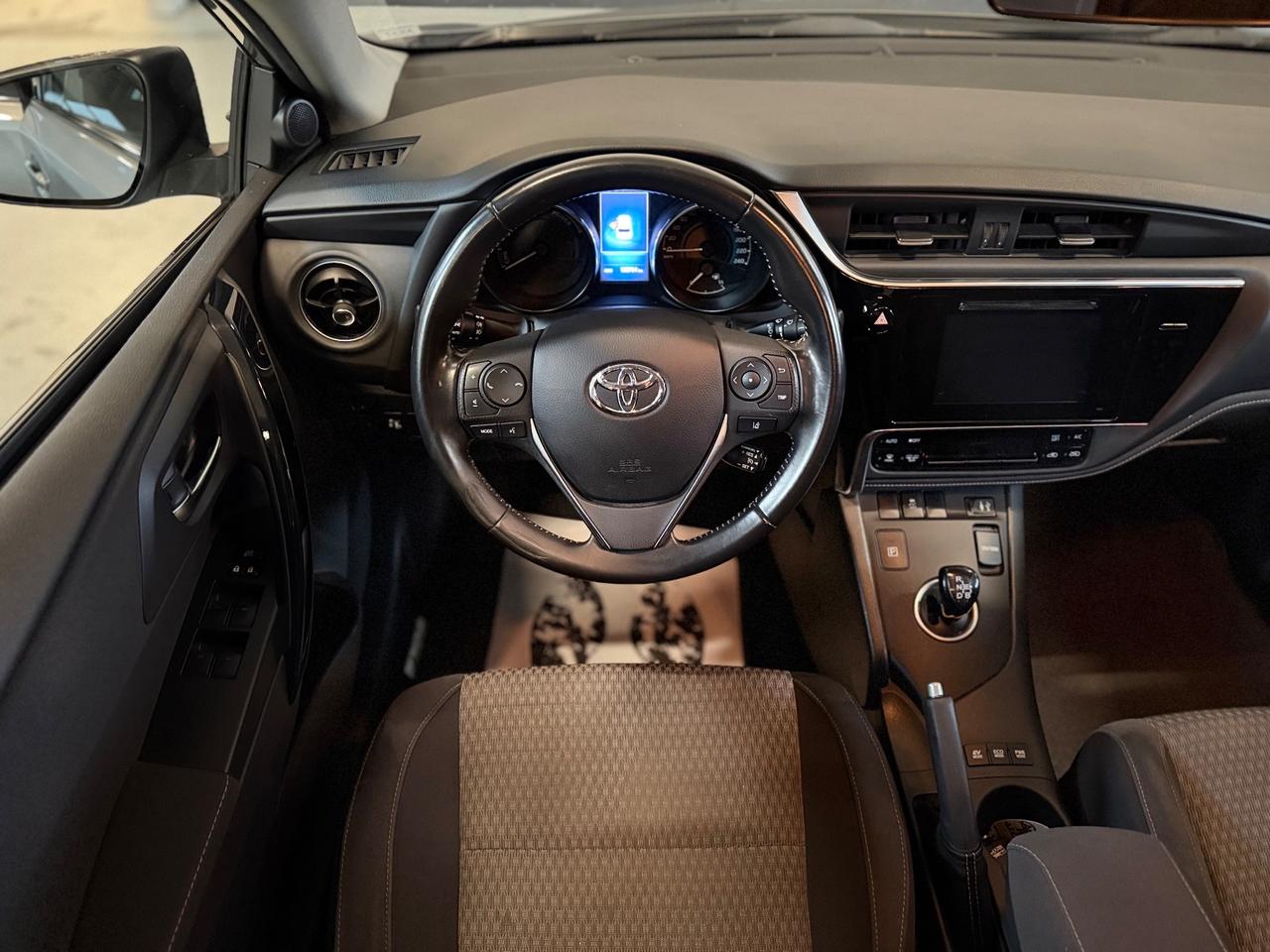 Toyota Auris 1.8 Hybrid Black Edition AUTOMATICA NEOPATENTATI