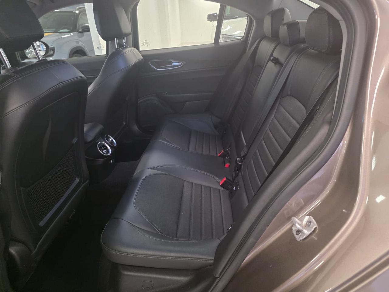 ALFA ROMEO Giulia 2.2 t Business 160cv auto my19