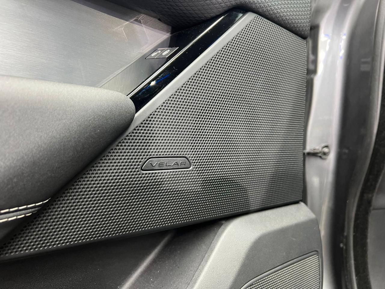 Land Rover Range Rover Velar 2.0 i4 R-Dynamic HSE (454)