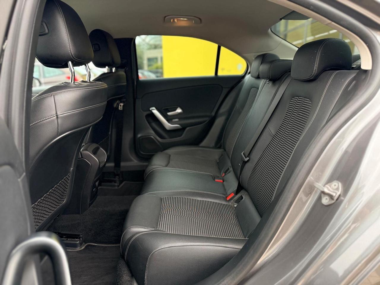 Mercedes-benz A 180 Premium pack AMG 136cv