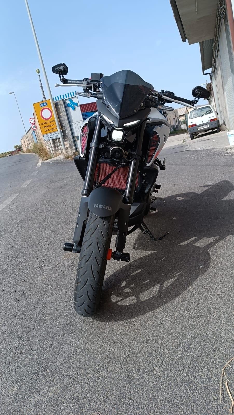 YAMAHA MT 03 SOLO 6000KM TUA A SOLI 52 EURO AL MESE