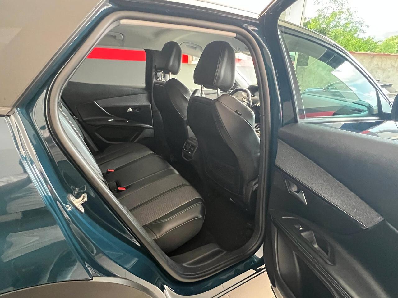 Peugeot 3008 BlueHDi 130 S&S Allure Pack