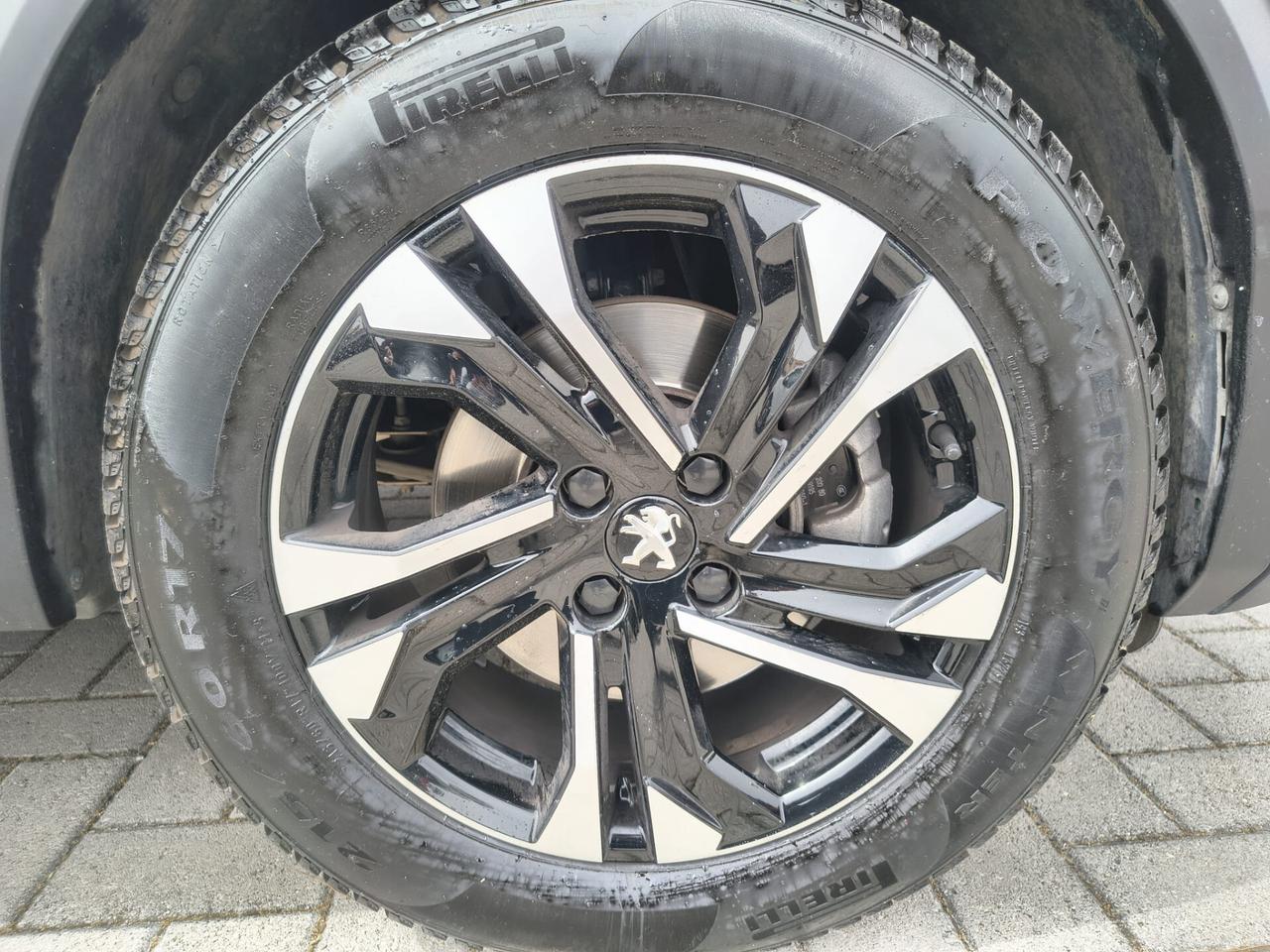Peugeot 2008 1.5 BlueHDi 130cv EAT8 *CAMBIO AUTOMATICO*