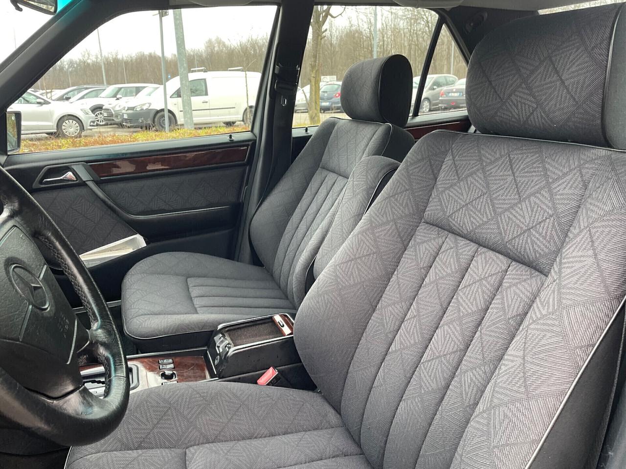 Mercedes-benz E 200 E 200 cat Elegance automatik*solo 50000km*