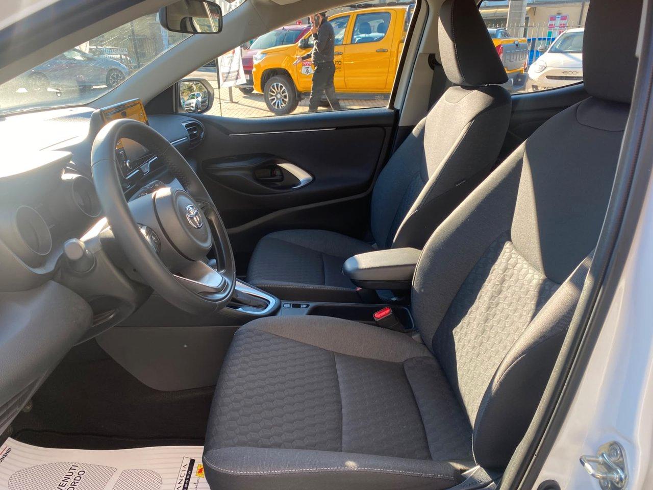 Toyota Yaris 1.5h Lounge