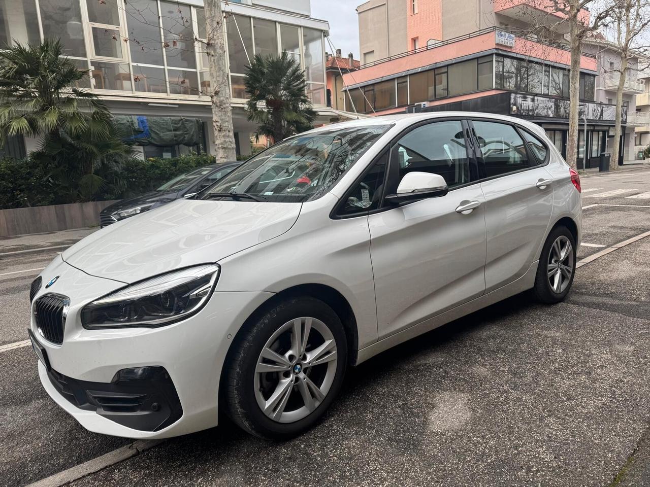 Bmw 216 BMW 216d Tou