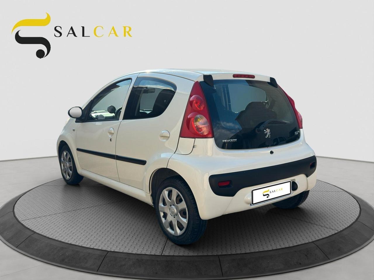 Peugeot 107 1.0 68cv 12v Active 5p automatica 2012