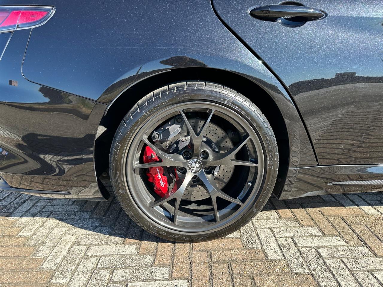 Alfa Romeo Giulia 2.9 t V6 Quadrifoglio 510cv Akrapovic - Dischi Carboceramici- Impianto Hartman & Kardon