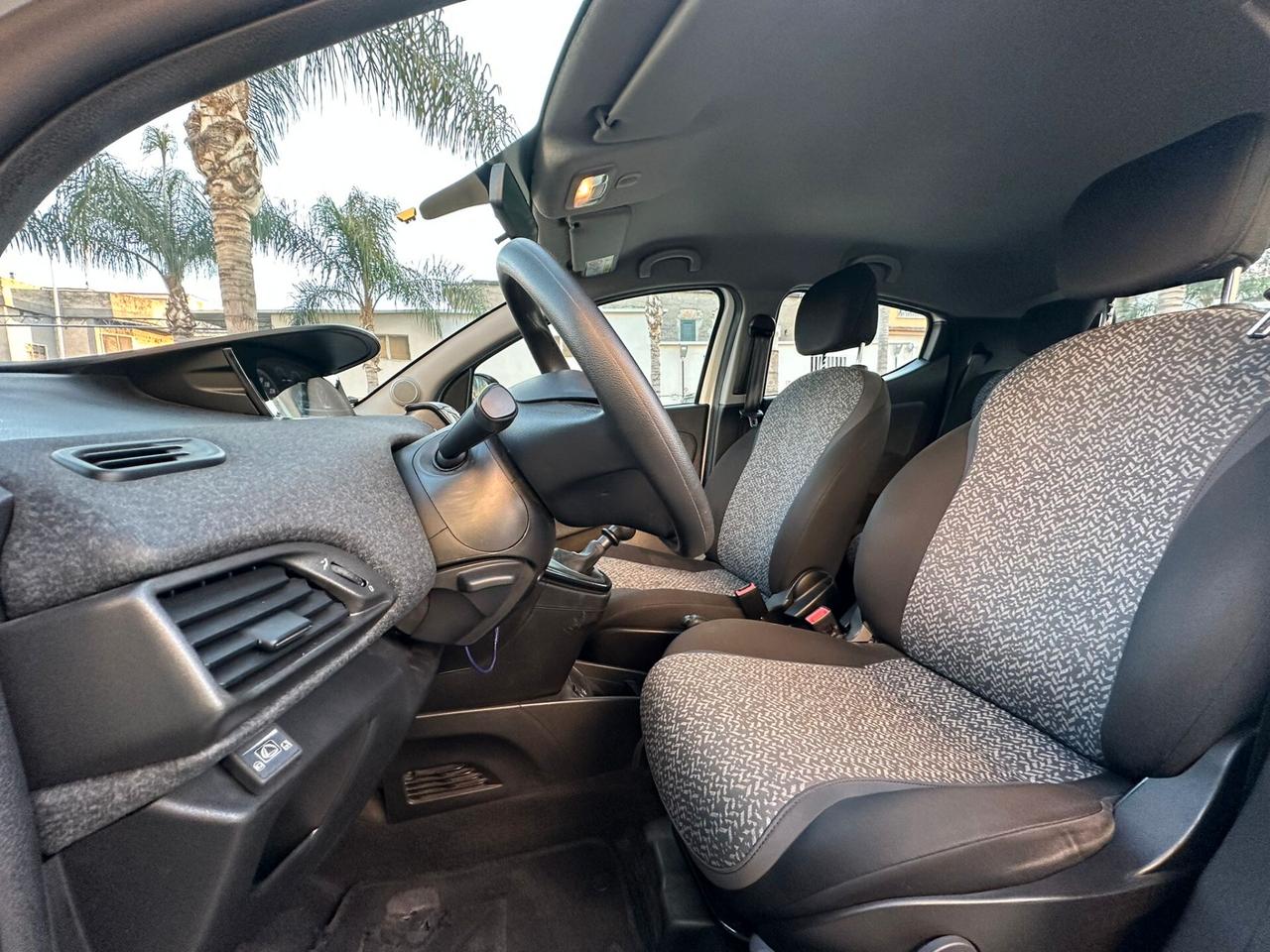 Lancia Ypsilon 1.2 GPL 69CV Elefantino Blu S&S Uff Italy USB