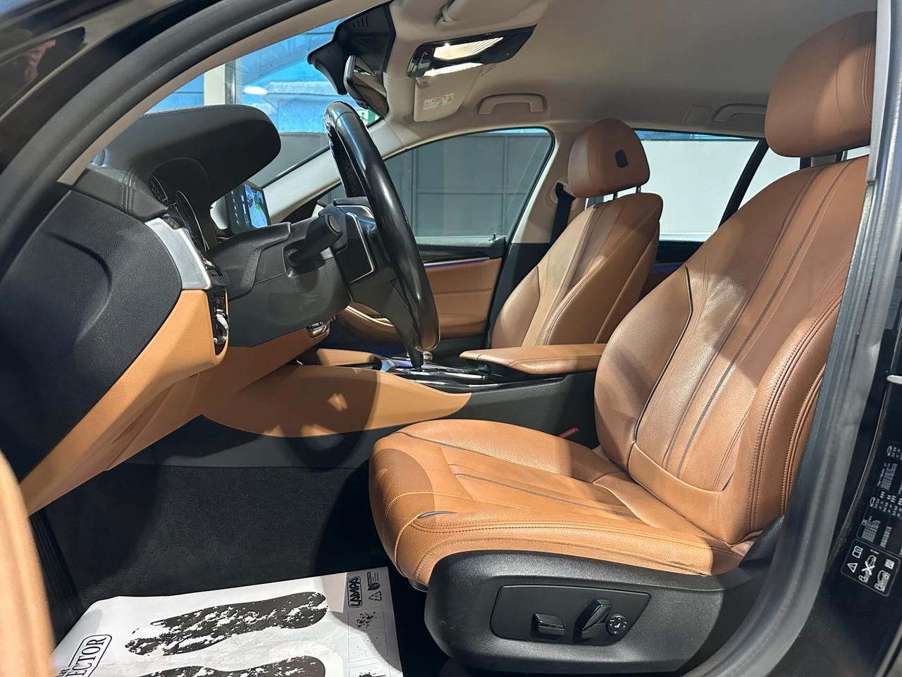 Bmw 520 d xDrive Touring Luxury - LUCI AMBIENTE RETROCAMERA