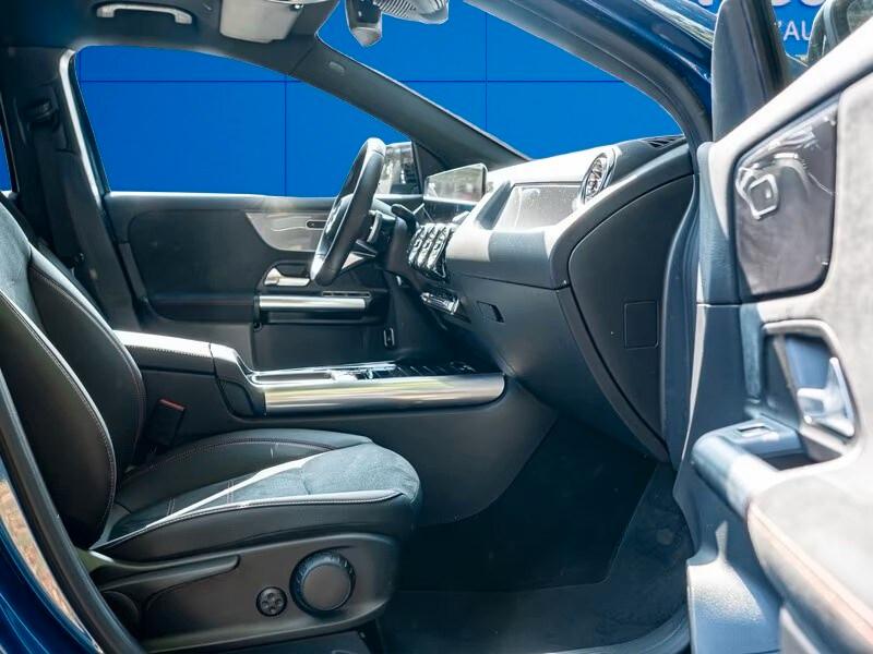 MERCEDES GLA (H247) GLA 200 Automatic ...