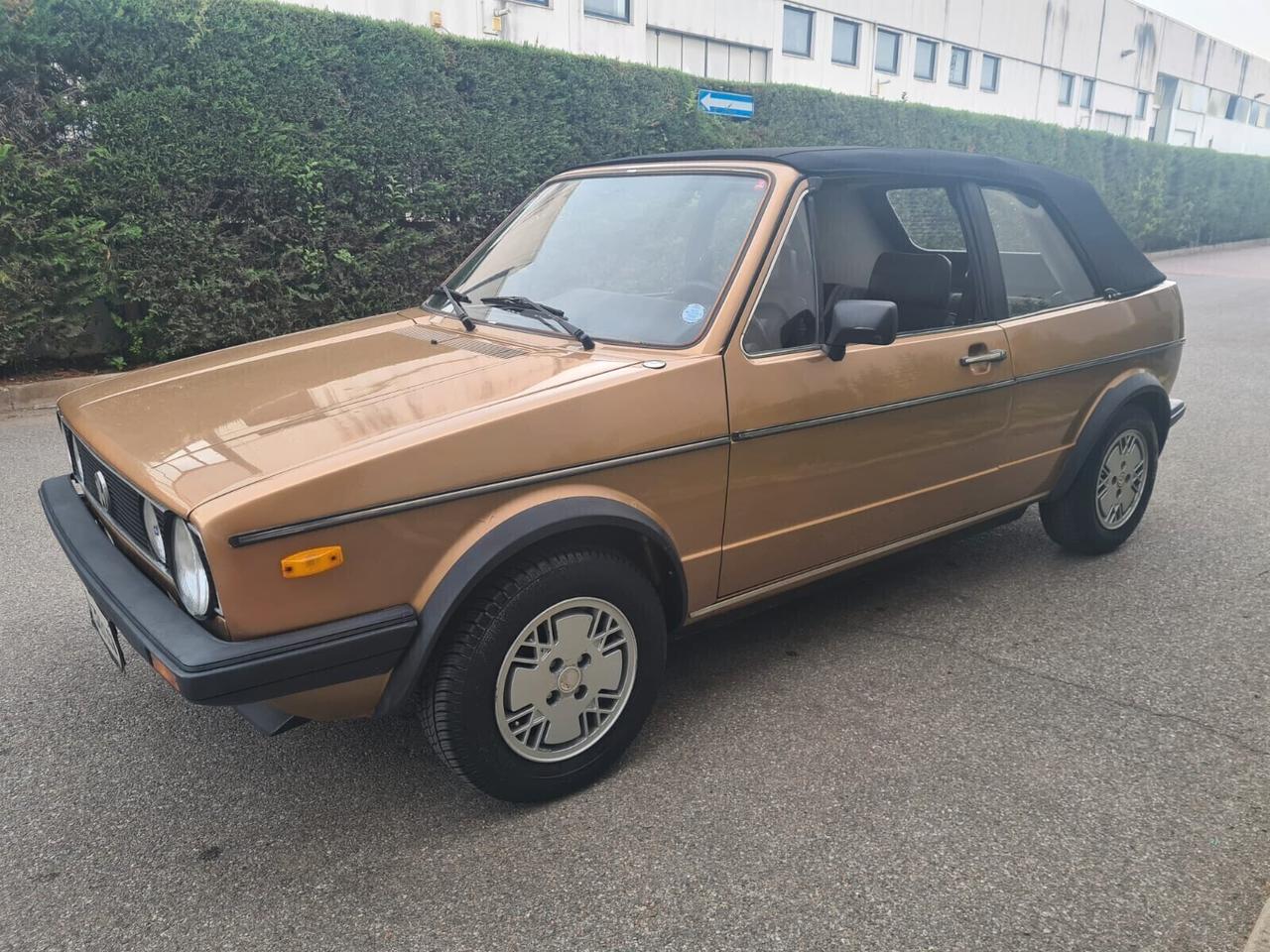 *Volkswagen Golf 1100 del 1984 – Auto d’epoca in eccellenti condizioni*