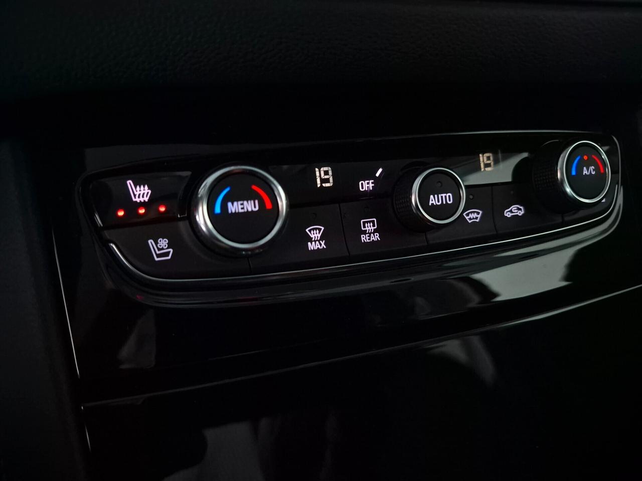 Opel Grandland 1.5 DIESEL ULTIMATE AUTO LED PELLE NAVI APPLE CAR PLAY & ANDROID AUTO SEDILI RAFFREDDABILI VOLANTE RISCALDABILE 360° ACC