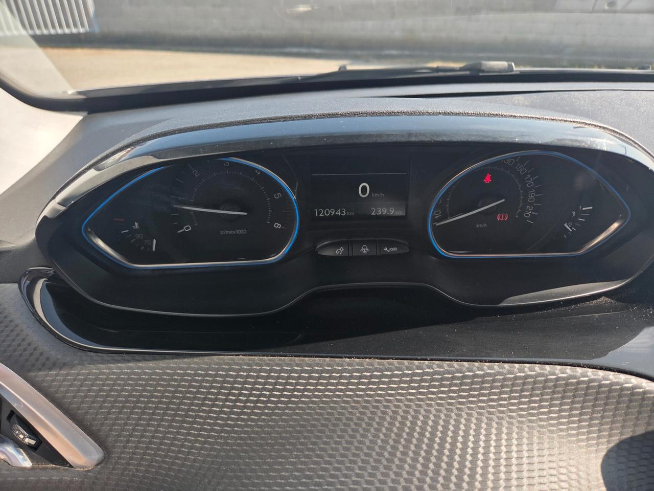 Peugeot 2008 ALLURE BLUE HDI 120 CV NESSUN OBBLIGO FINANZIARIO !!