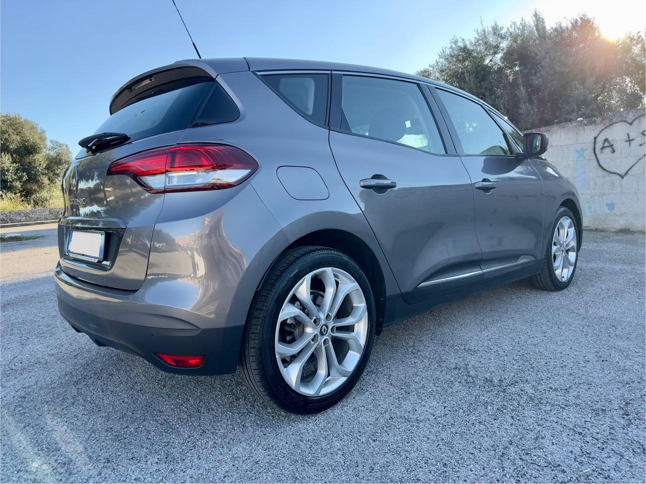 Renault Scenic Scénic dCi 8V 110 CV EDC Energy Intens