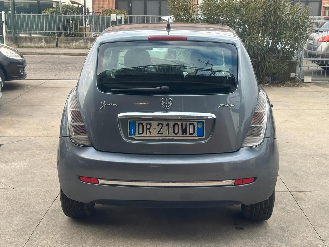 Lancia Ypsilon 1.3 MJT 75 CV Argento