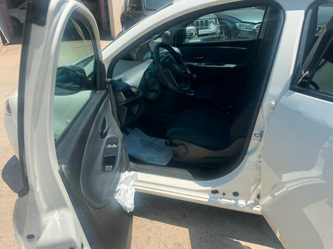 Lancia Ypsilon 1.3 MJT 16V 95 CV 5 porte S&S Platinum