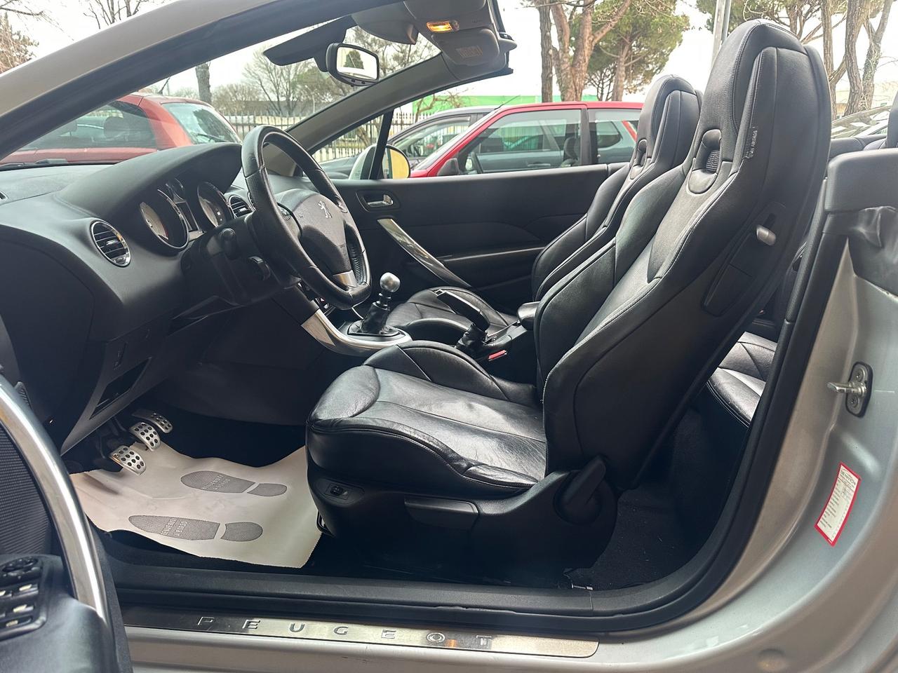 Peugeot 308 2.0 HDi 140CV CC Féline