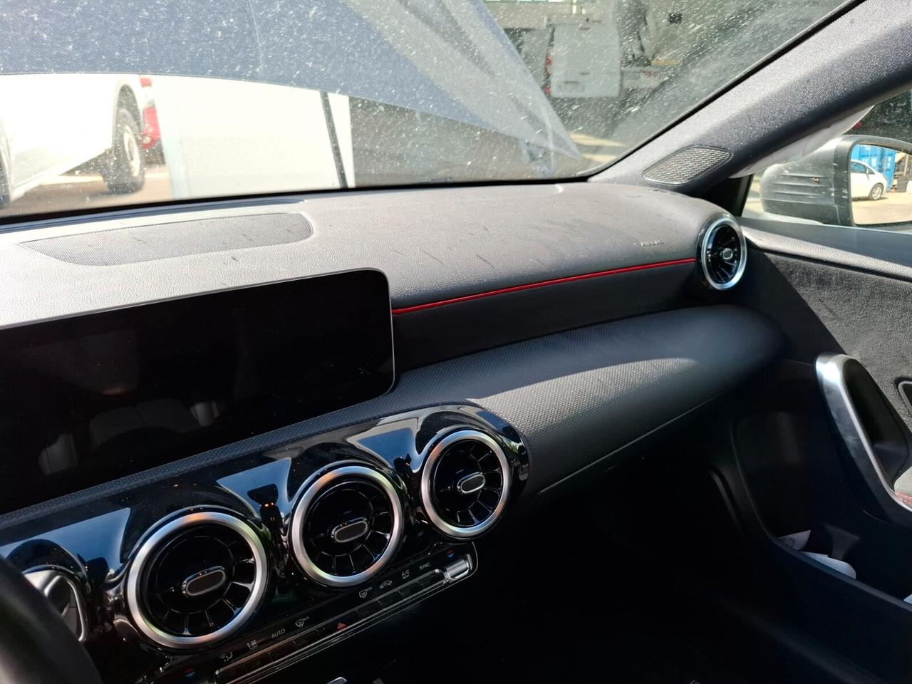 Mercedes-benz A 180 d sedan Premium auto - sinistrata