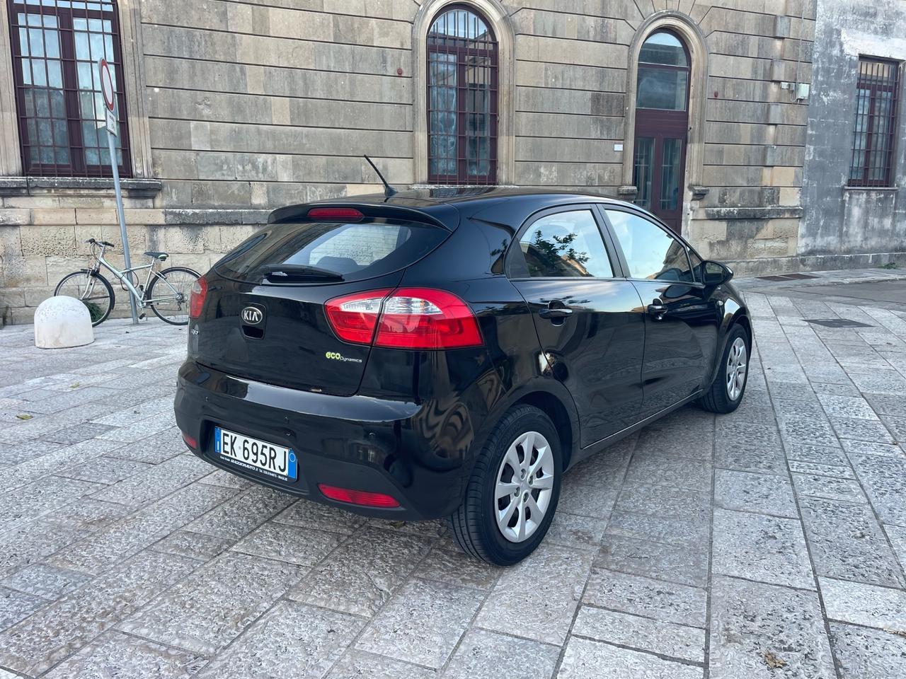Kia Rio 1.1 CRDi WGT 5p. EX