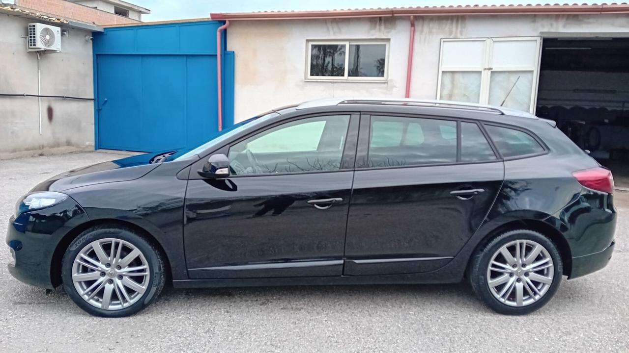 Renault megane s.w “g.t line”1.5 dci-full -2012