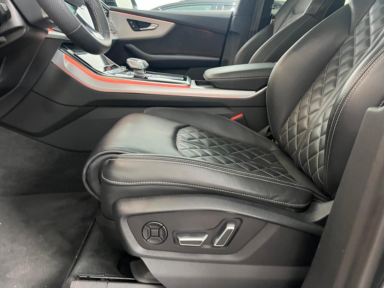 Audi Q8 SQ8 SUV TFSI quattro tiptronic 14000KM
