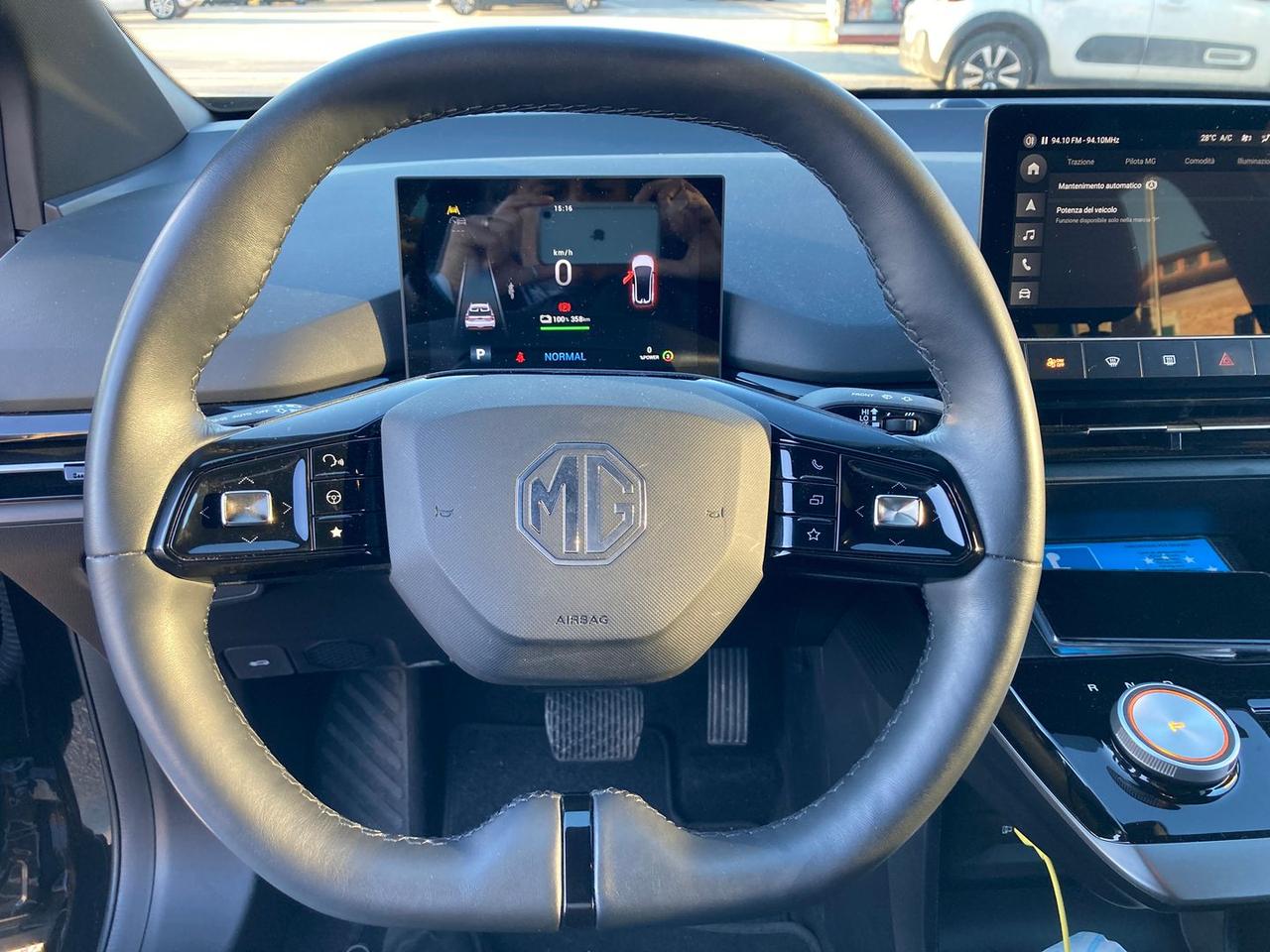 Mg MG4 4 EV Long Range 64 kWh LUXURY #8431