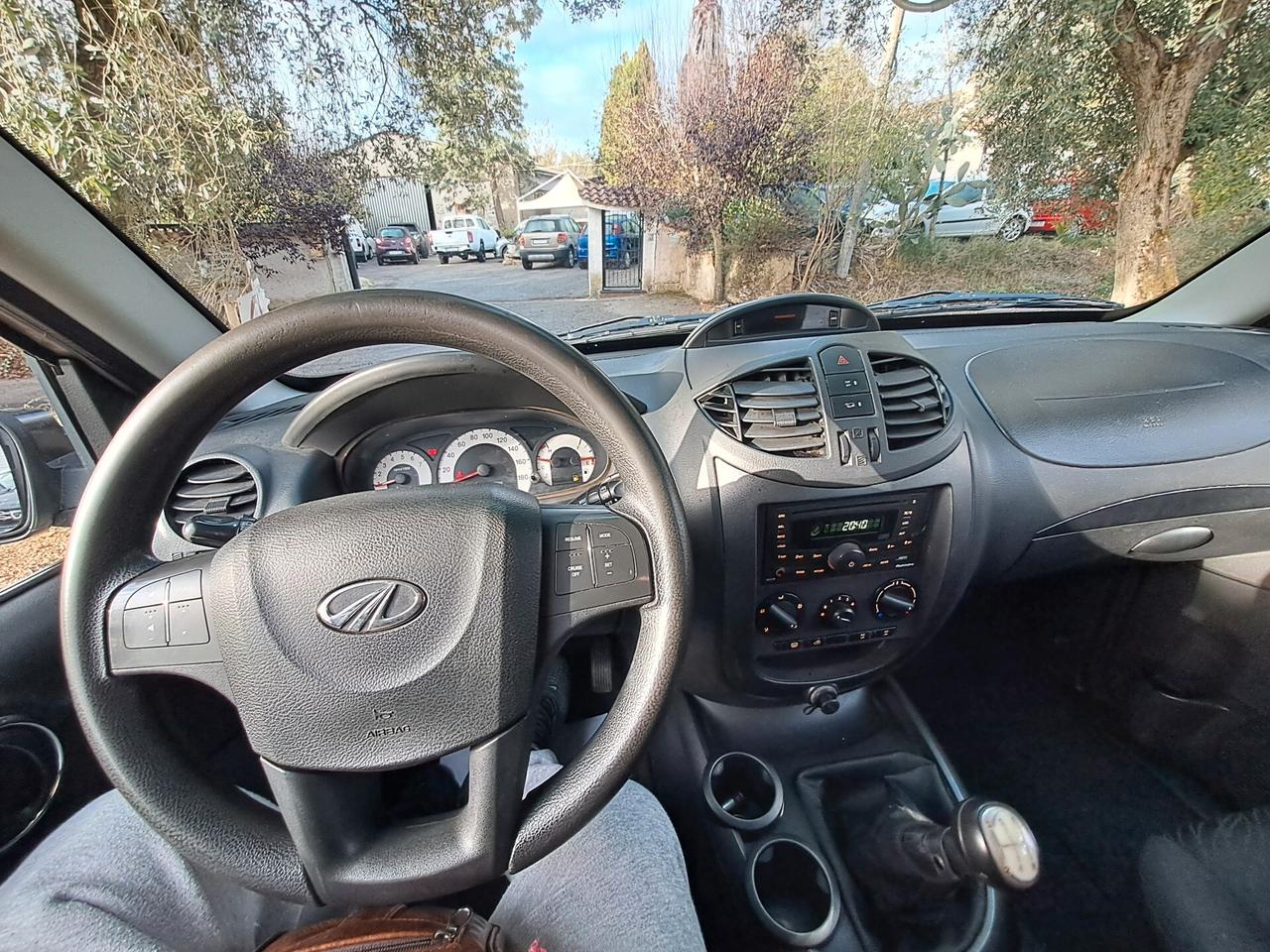 Mahindra Quanto C8 2.2 4x4 N1