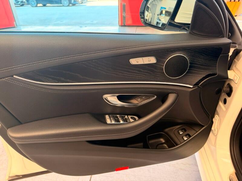 MERCEDES Classe E (W/S213) E 300 d S.W. 4Mati...