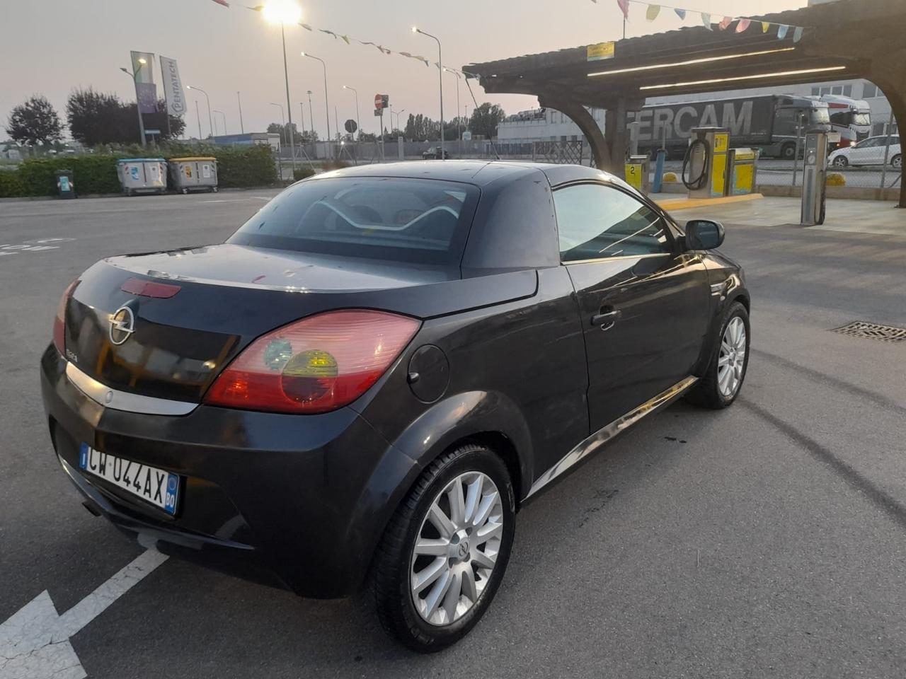 Opel Tigra TwinTop 1.4 16V First Edition