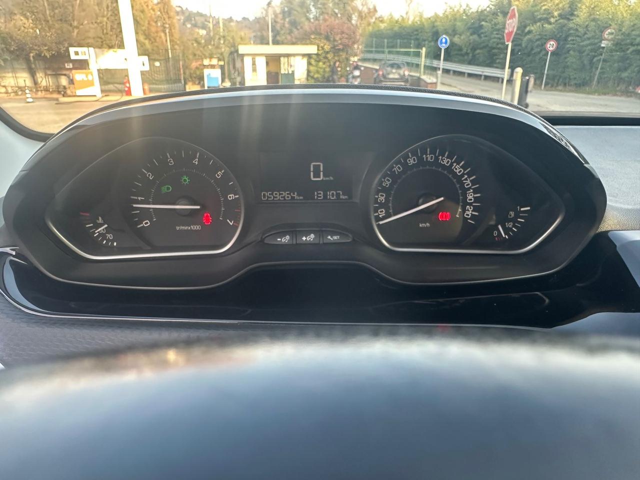 Peugeot 2008 Allure 1.2 PureTech 82 #7847