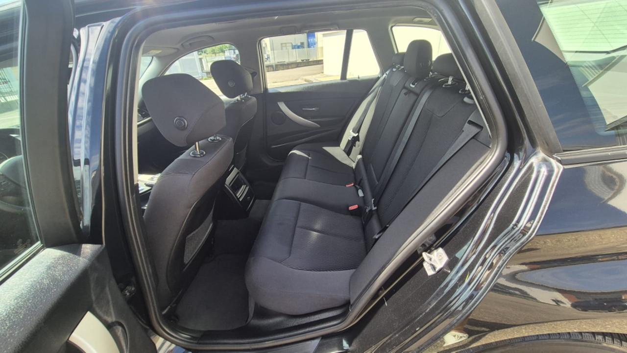 BMW Serie 3 (F30/31) 318d Touring Business A...
