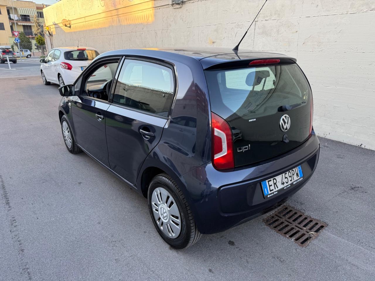 Volkswagen up! 1.0benzina - 2013