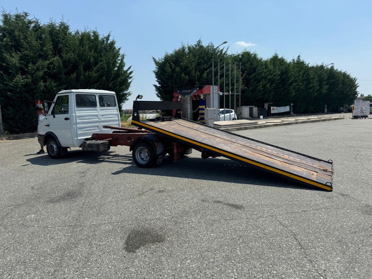 IVECO DAILY CARROATTREZZI